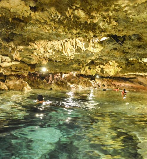 cenote-669699_1280-1.jpg